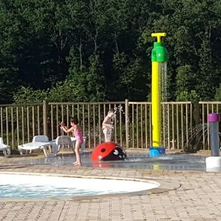 Cosy Avec Terrasse A - Emplacement Idyllique - Api-1-52-380 Naucelle