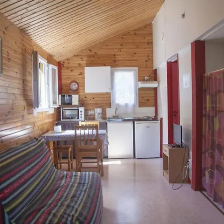 Cosy Avec Terrasse A - Emplacement Idyllique - Api-1-52-380 * Naucelle